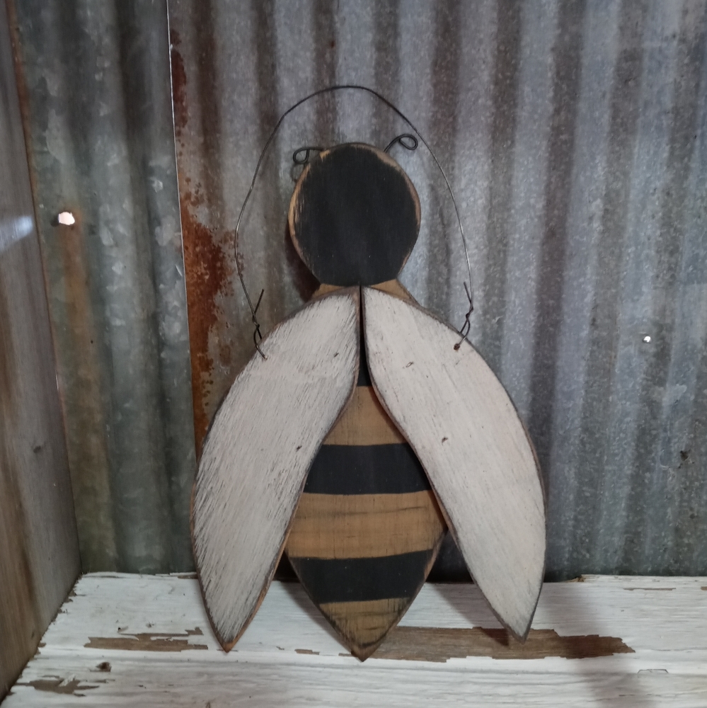 NWT Primitive Wooden Bee Decor - Picture 2 of 2